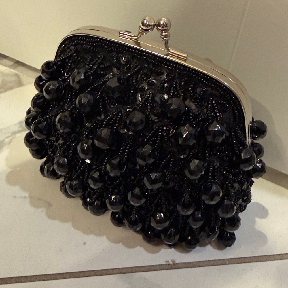 Elegant Black Beaded Clutch - Picture 4 of 5